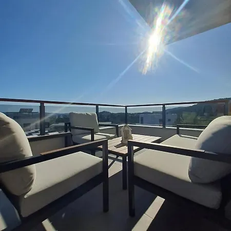 Hills Apartment *