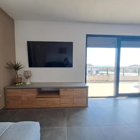 Apartment Hills