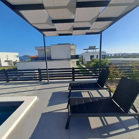 Apartment Hills