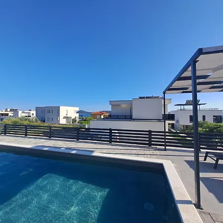 Apartment Hills